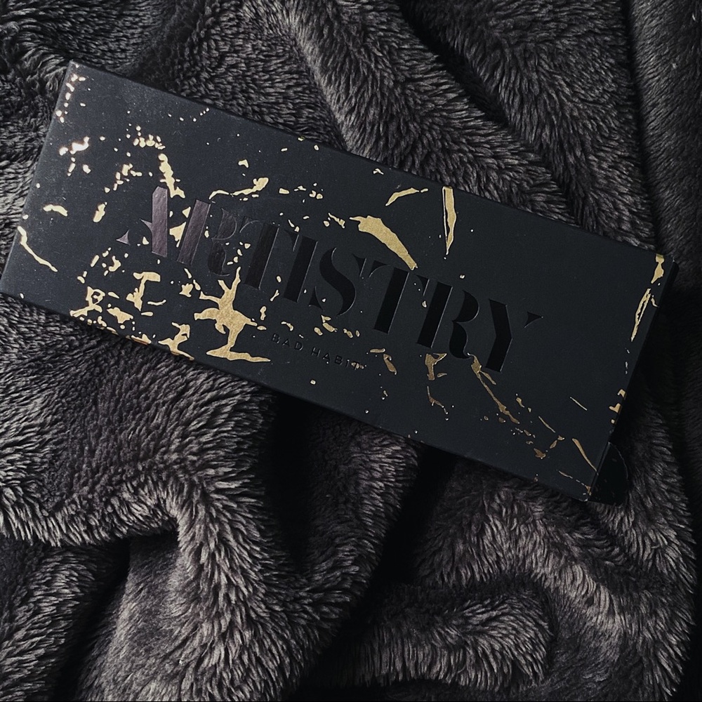 ARTISTRY PALLETE